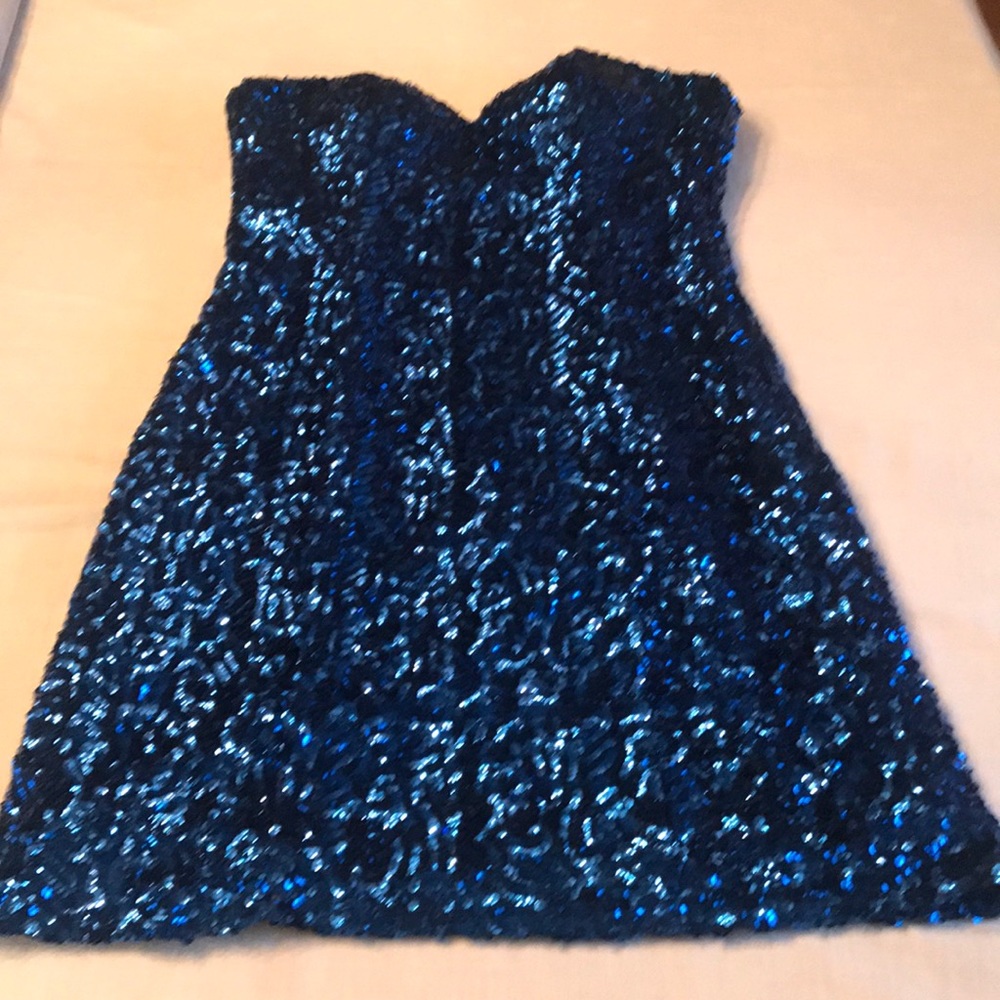 Alyce sequence short dress